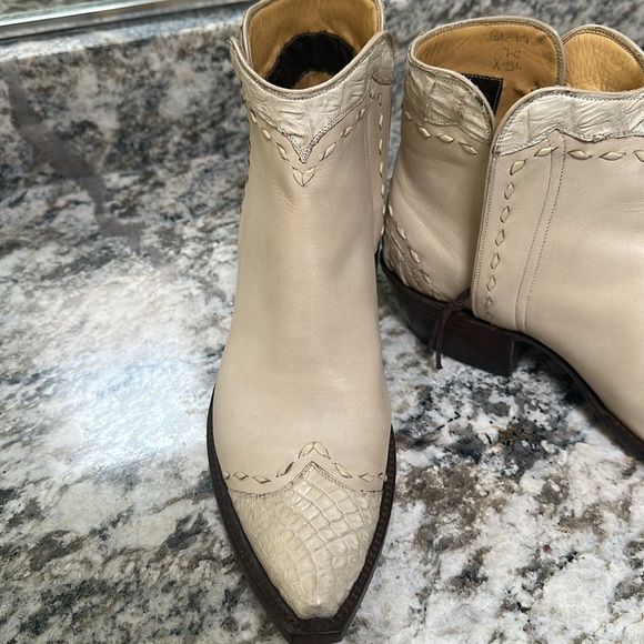 Tres Outlaws El Paso Cream Colored Leather Booties - Picture 2 of 6